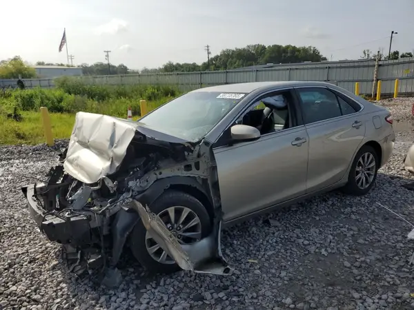 4T1BF1FK1HU693084 2017 TOYOTA CAMRY - Image 1