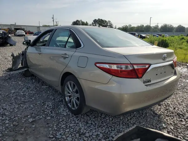 4T1BF1FK1HU693084 2017 TOYOTA CAMRY - Image 2
