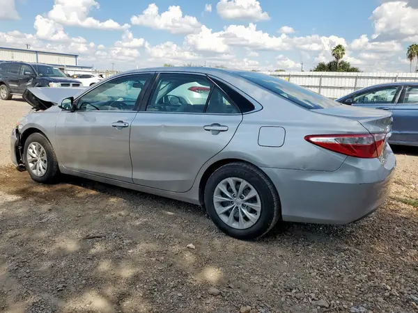 4T1BF1FK1HU693747 2017 TOYOTA CAMRY - Image 2