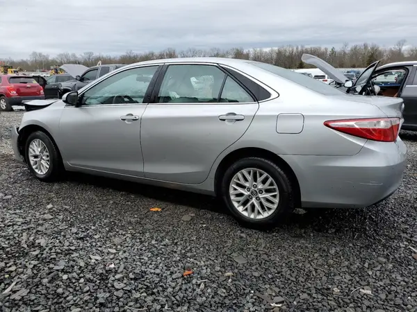 4T1BF1FK1HU694283 2017 TOYOTA CAMRY - Image 2
