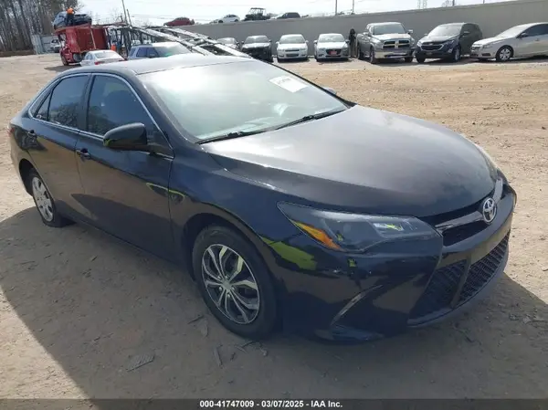 4T1BF1FK1HU694591 2017 TOYOTA CAMRY - Image 1