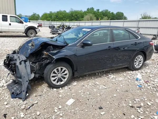 4T1BF1FK1HU694932 2017 TOYOTA CAMRY - Image 1