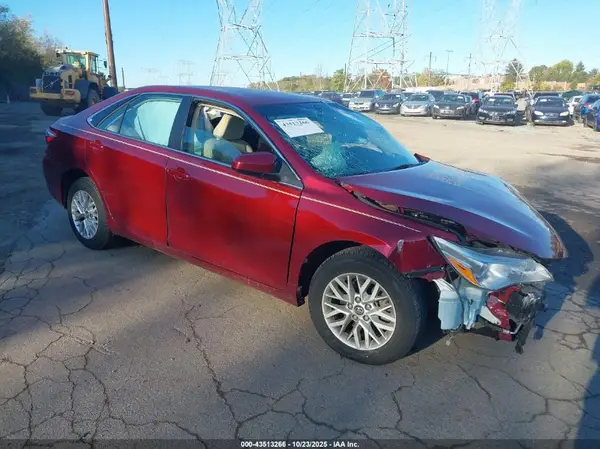 4T1BF1FK1HU697927 2017 TOYOTA CAMRY - Image 1