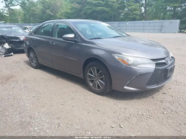 4T1BF1FK1HU698088 2017 TOYOTA CAMRY - Image 1