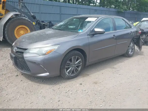 4T1BF1FK1HU698088 2017 TOYOTA CAMRY - Image 2