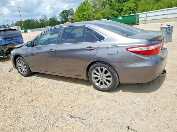 4T1BF1FK1HU699158 2017 TOYOTA CAMRY - Image 2