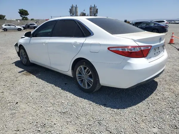 4T1BF1FK1HU700759 2017 TOYOTA CAMRY - Image 2