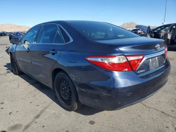 4T1BF1FK1HU701880 2017 TOYOTA CAMRY - Image 2