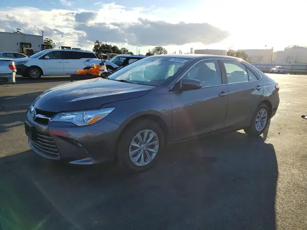 4T1BF1FK1HU707856 2017 TOYOTA CAMRY - Image 1