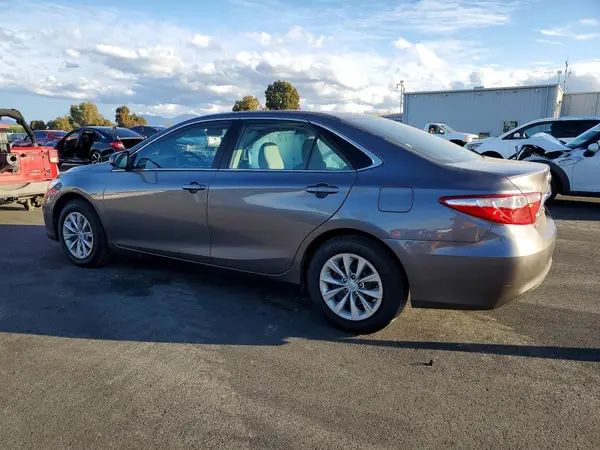4T1BF1FK1HU707856 2017 TOYOTA CAMRY - Image 2