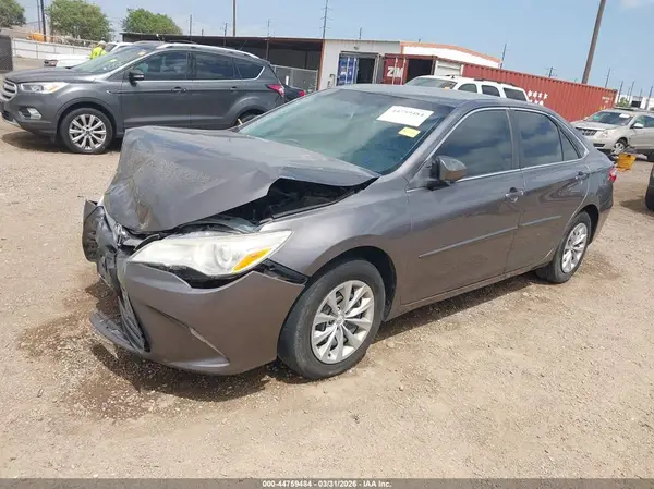 4T1BF1FK1HU707968 2017 TOYOTA CAMRY - Image 2