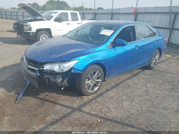 4T1BF1FK1HU708683 2017 TOYOTA CAMRY - Image 2