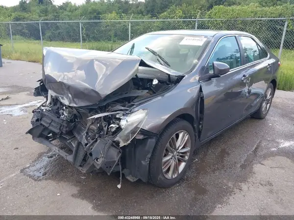 4T1BF1FK1HU708909 2017 TOYOTA CAMRY - Image 2