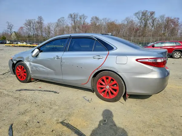 4T1BF1FK1HU710630 2017 TOYOTA CAMRY - Image 2