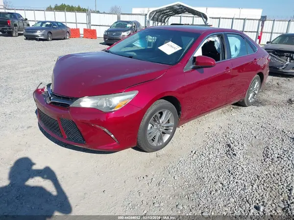 4T1BF1FK1HU710949 2017 TOYOTA CAMRY - Image 2