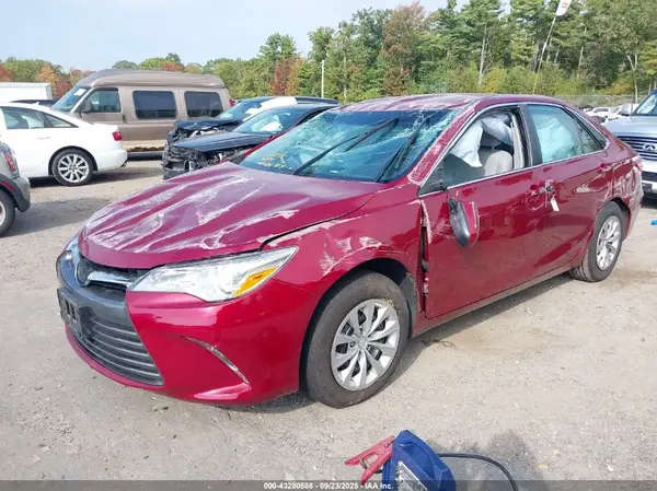4T1BF1FK1HU711602 2017 TOYOTA CAMRY - Image 2