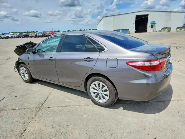 4T1BF1FK1HU712121 2017 TOYOTA CAMRY - Image 2