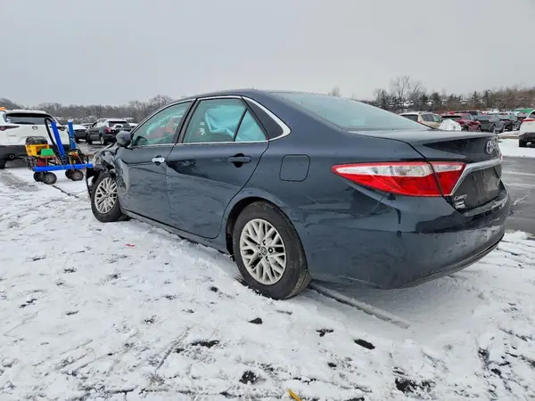 4T1BF1FK1HU713186 2017 TOYOTA CAMRY - Image 2