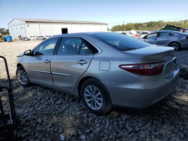 4T1BF1FK1HU713687 2017 TOYOTA CAMRY - Image 2