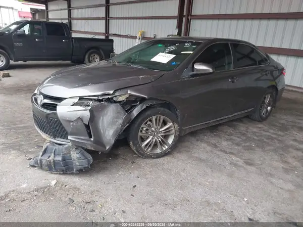 4T1BF1FK1HU714967 2017 TOYOTA CAMRY - Image 2