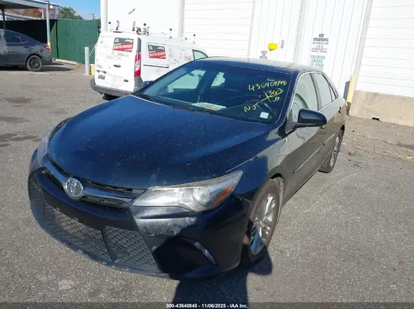 4T1BF1FK1HU715164 2017 TOYOTA CAMRY - Image 2