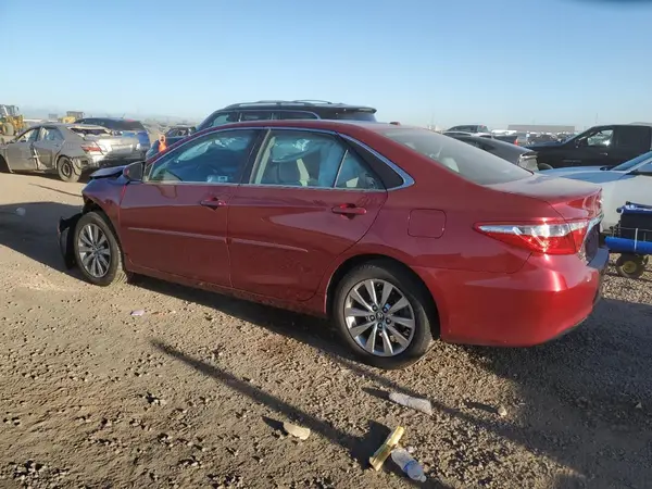 4T1BF1FK1HU715195 2017 TOYOTA CAMRY - Image 2