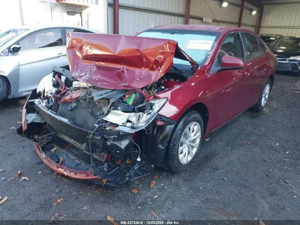 4T1BF1FK1HU715827 2017 TOYOTA CAMRY - Image 2
