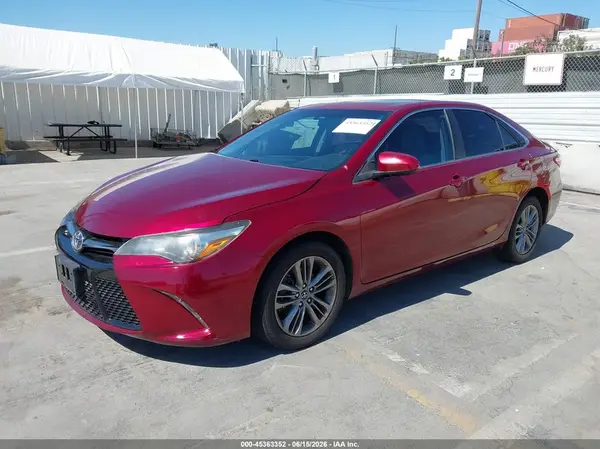 4T1BF1FK1HU716878 2017 TOYOTA CAMRY - Image 2