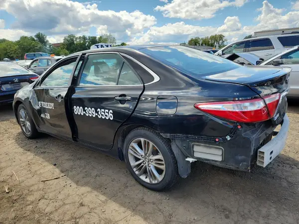 4T1BF1FK1HU716931 2017 TOYOTA CAMRY - Image 2