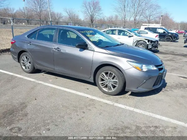 4T1BF1FK1HU717237 2017 TOYOTA CAMRY - Image 1