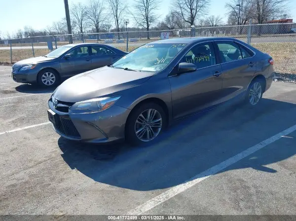 4T1BF1FK1HU717237 2017 TOYOTA CAMRY - Image 2