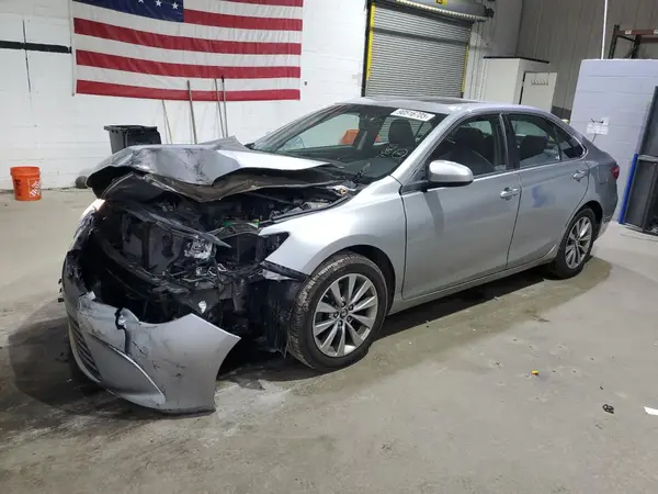 4T1BF1FK1HU718405 2017 TOYOTA CAMRY - Image 1