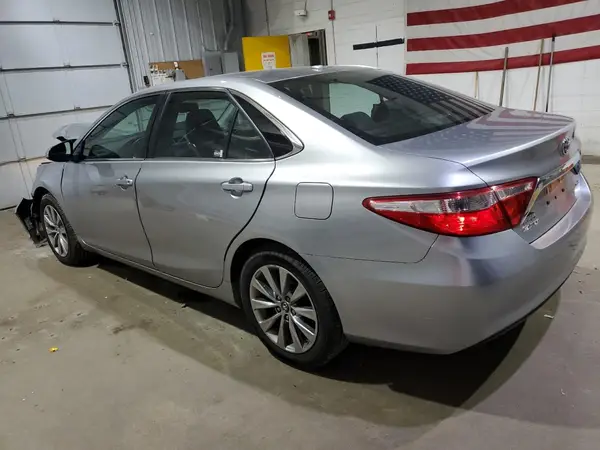 4T1BF1FK1HU718405 2017 TOYOTA CAMRY - Image 2