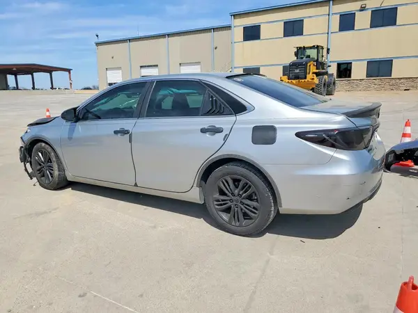 4T1BF1FK1HU720378 2017 TOYOTA CAMRY - Image 2