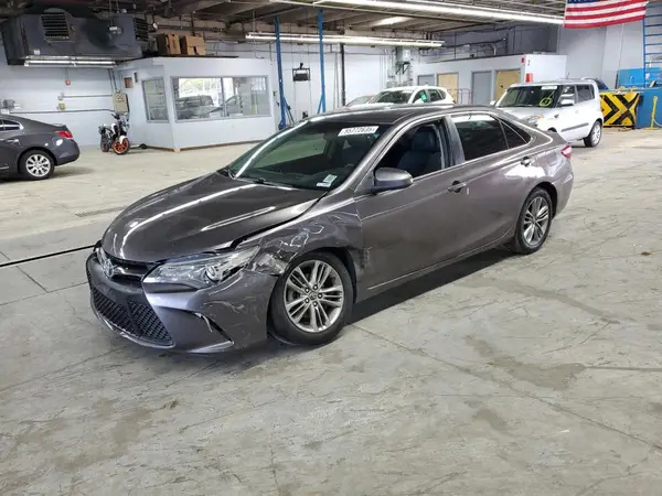 4T1BF1FK1HU721157 2017 TOYOTA CAMRY - Image 1