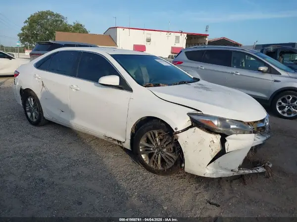 4T1BF1FK1HU722048 2017 TOYOTA CAMRY - Image 1