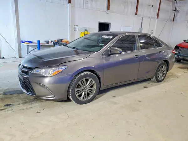 4T1BF1FK1HU722163 2017 TOYOTA CAMRY - Image 1