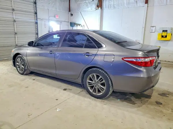 4T1BF1FK1HU722163 2017 TOYOTA CAMRY - Image 2