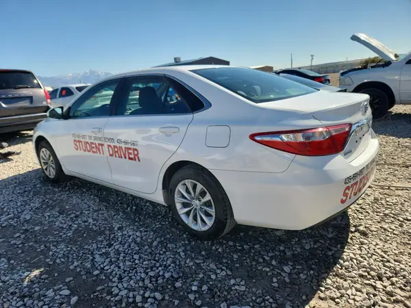 4T1BF1FK1HU722342 2017 TOYOTA CAMRY - Image 2