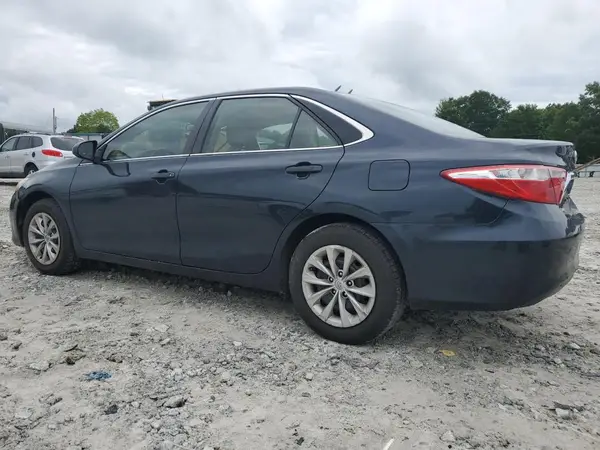 4T1BF1FK1HU727704 2017 TOYOTA CAMRY - Image 2