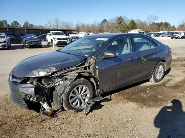 4T1BF1FK1HU735981 2017 TOYOTA CAMRY - Image 1