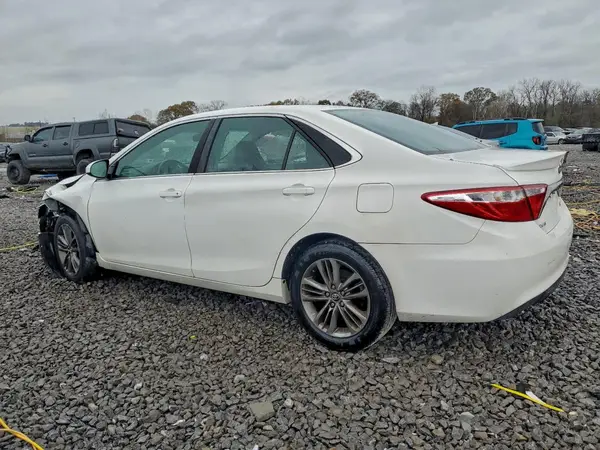 4T1BF1FK1HU736662 2017 TOYOTA CAMRY - Image 2