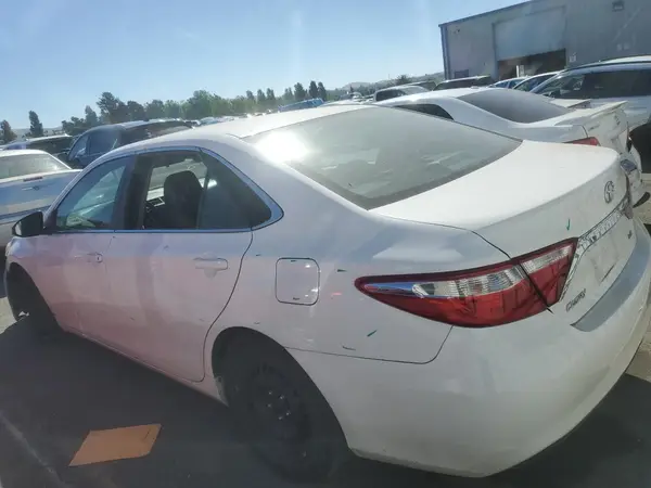 4T1BF1FK1HU737133 2017 TOYOTA CAMRY - Image 2