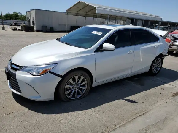 4T1BF1FK1HU737701 2017 TOYOTA CAMRY - Image 1