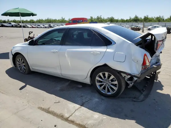 4T1BF1FK1HU737701 2017 TOYOTA CAMRY - Image 2