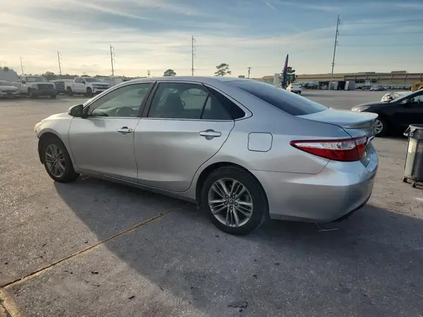 4T1BF1FK1HU738623 2017 TOYOTA CAMRY - Image 2