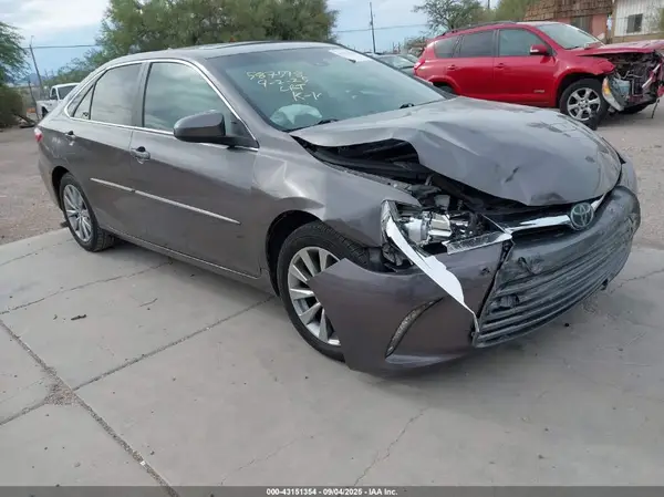 4T1BF1FK1HU739397 2017 TOYOTA CAMRY - Image 1