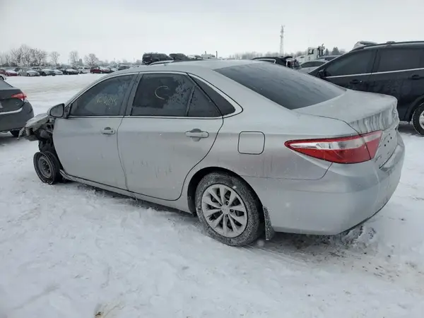 4T1BF1FK1HU743143 2017 TOYOTA CAMRY - Image 2