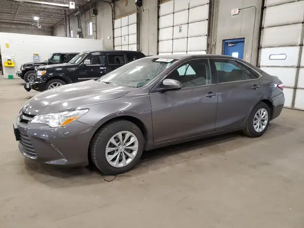 4T1BF1FK1HU744681 2017 TOYOTA CAMRY - Image 1