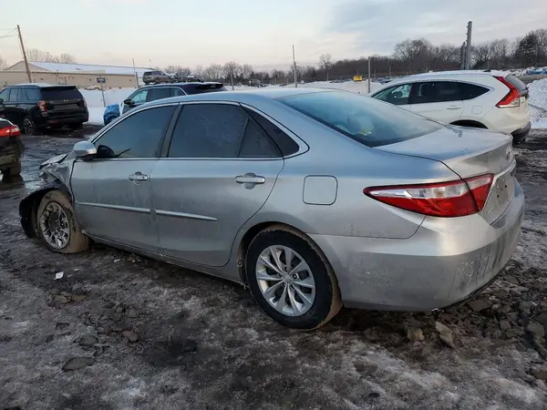 4T1BF1FK1HU745202 2017 TOYOTA CAMRY - Image 2